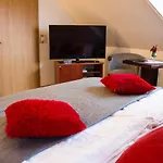 Hotel Artemisz Vadasz Panzio Es Etterem 3*
