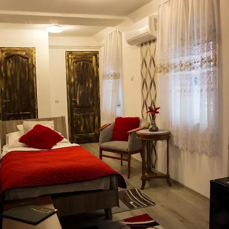 Vadasz Panzio Es Etterem Отель