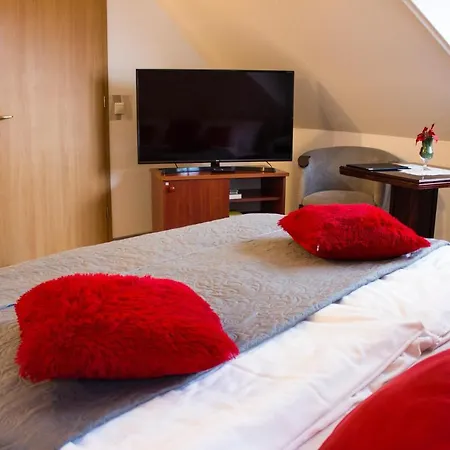 Hotel Vadasz Panzio Es Etterem 3*