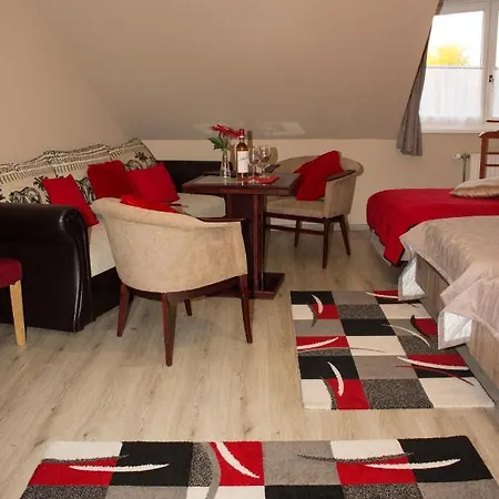 Artemisz Vadasz Panzio Es Etterem ホテル 3*