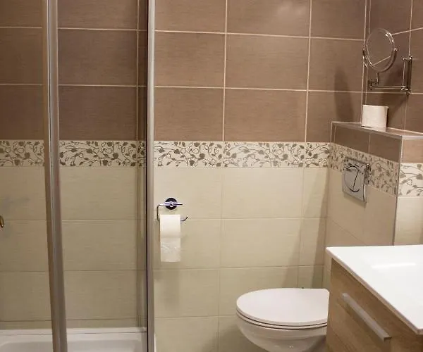 Vadasz Panzio Es Etterem 3* Szombathely